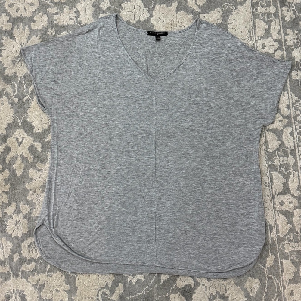 EUC Women’s XL Banana Republic Gray V-Neck Knit Oversized Short Sleeve Top